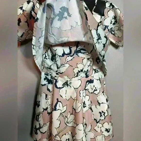 J.O.A Los Angeles Floral Romper Cold Shoulder Size XS - Picture 6 of 10
